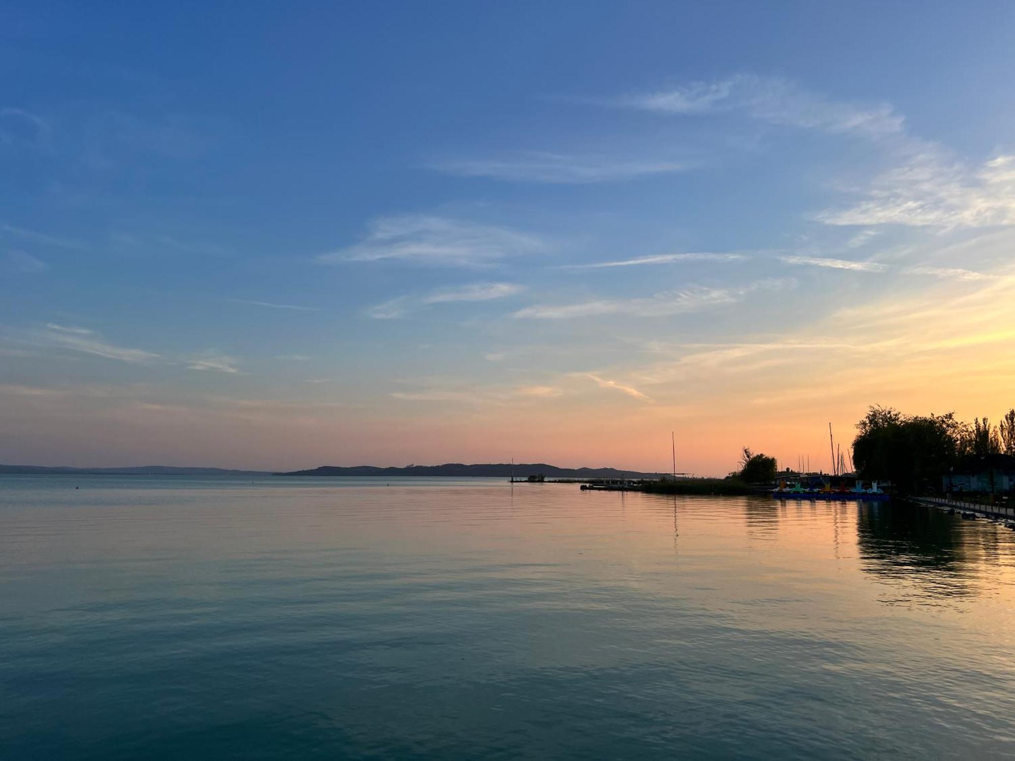 Neon Apartman Csopak Balaton Exterior foto